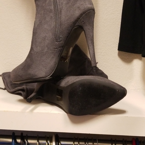 Boots - Picture 4 of 4